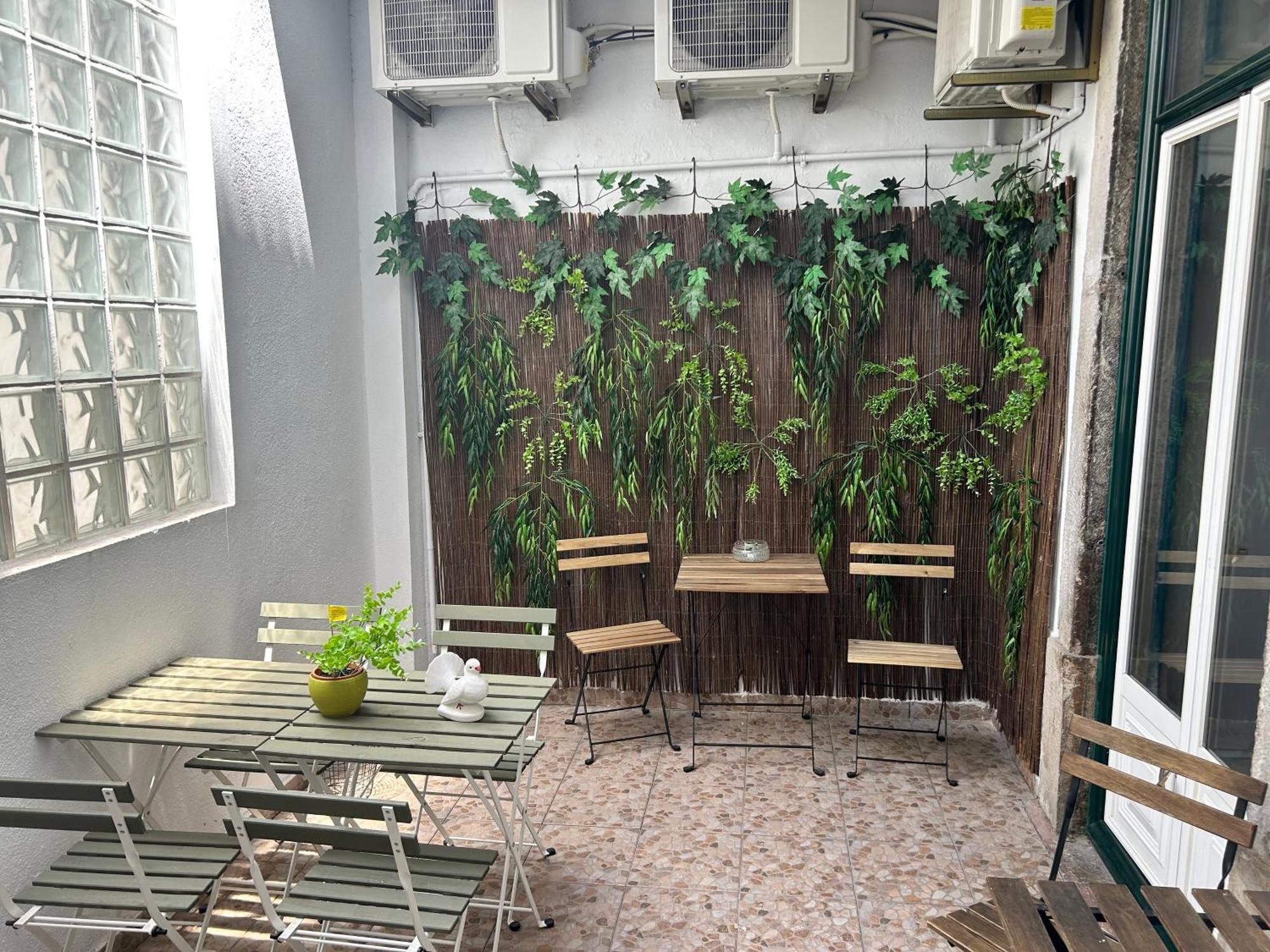 Farol Bed And Breakfast Almada Bagian luar foto